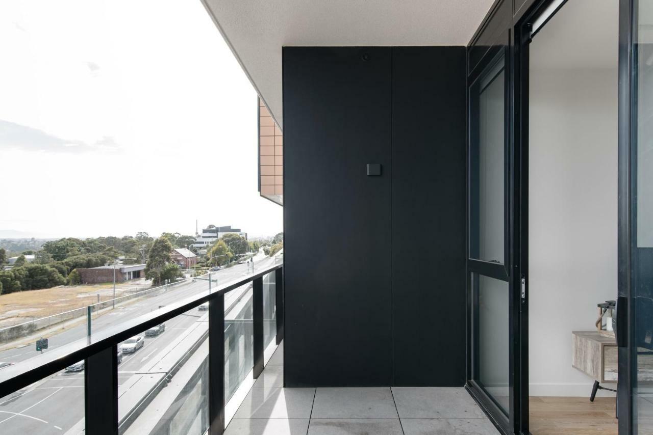 2 Bedrooms Apartment Doncaster Exterior photo
